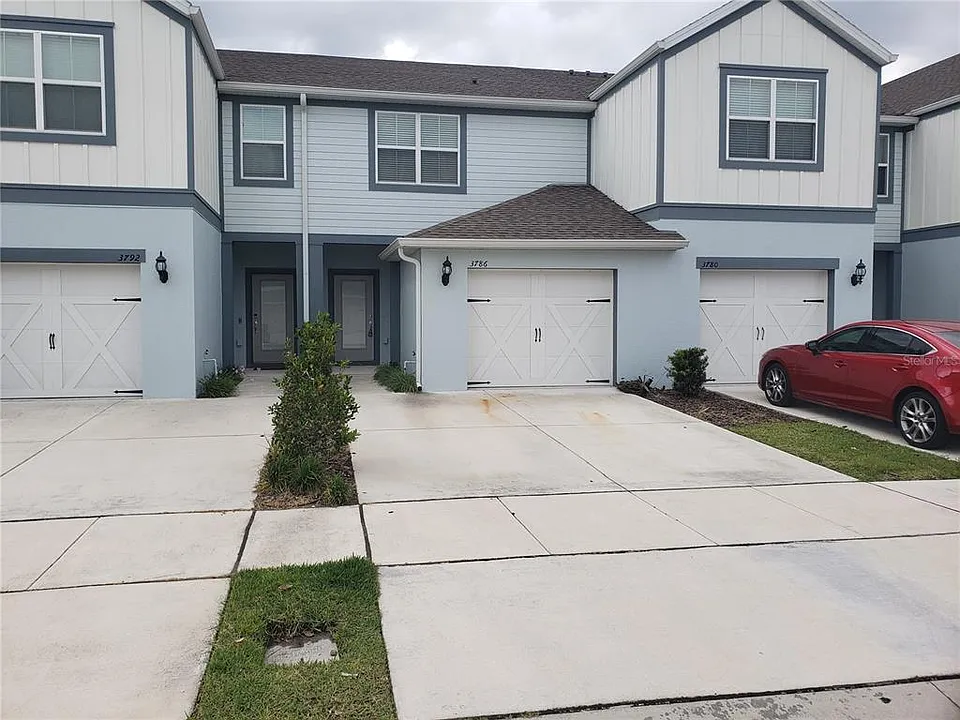 3786 Plainview Dr
