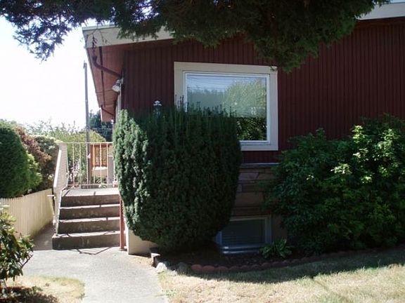 3rd image of 11051 Greenwood Ave N