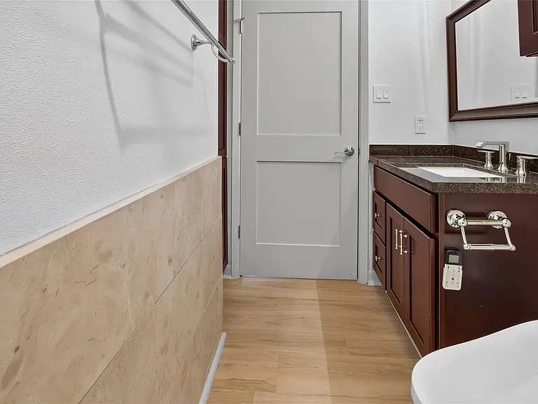 3208 Woodstone Dr — Photo 23