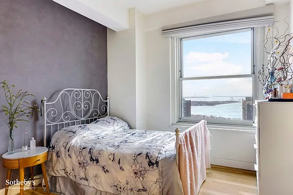 Rented by Sotheby's International Realty | media 14