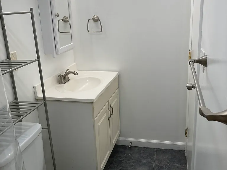 1605 Olive St — Photo 14