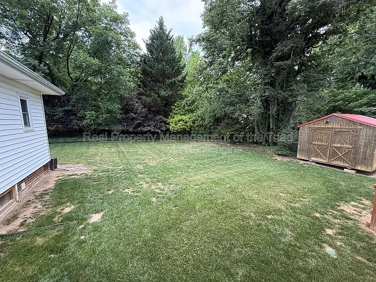 905 Old Winston Rd — Photo 17