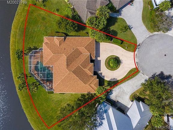 4th image of 1818 SW Autumnwood Way