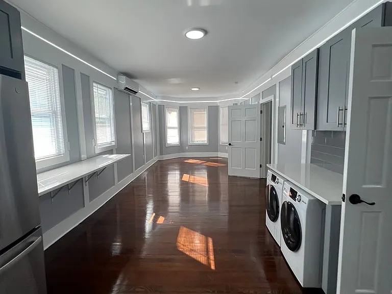97 Sheffield Ave — Photo 36