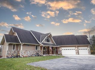 3105 N River Rd, Oconto, WI 54153