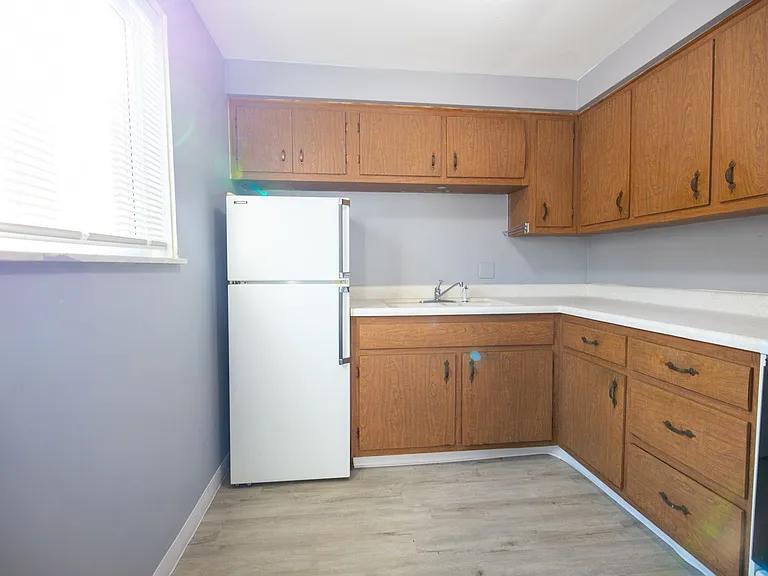 1101 Broadway Ave — Photo 24