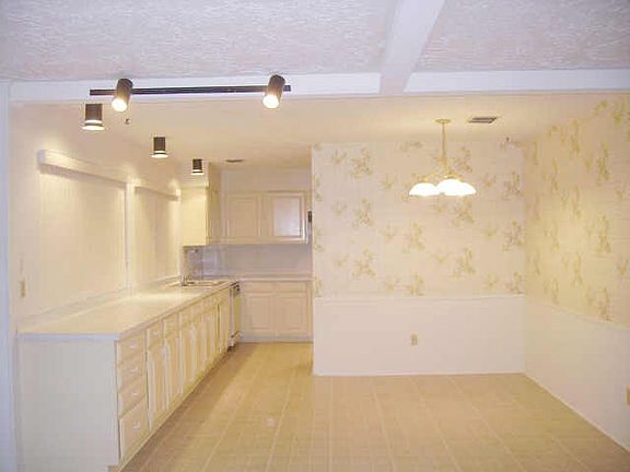5th image of 12110 Pine Knoll Dr