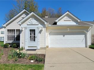 9125 Fern Cv W, Olmsted Falls, OH