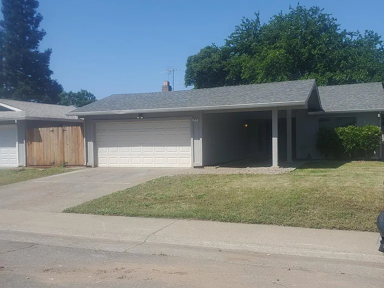 2434 Stokewood Way — Photo 3