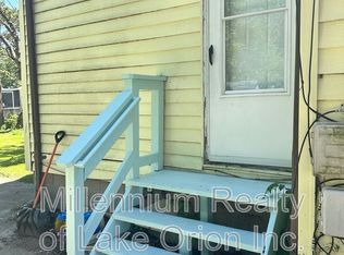 21220 Waltham Rd #B2, Warren, MI 48089