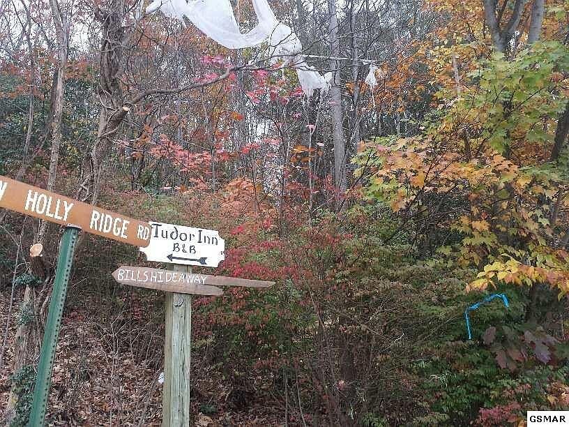 1st image of 15 Holly Ridge Rd