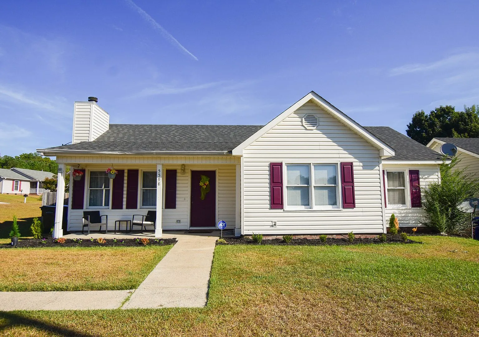 Coming Soon-One Months Rent FREE- 3 Bedroom 2 Bathroom- Pets Considered — Photo 2