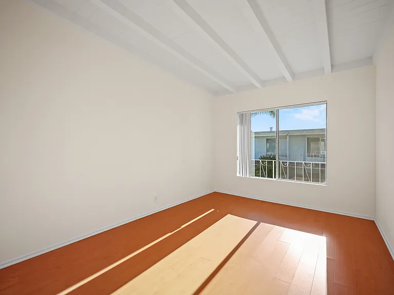 608 San Vicente Blvd — Photo 9
