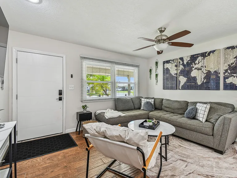 8611 Driftwood Dr — Photo 23