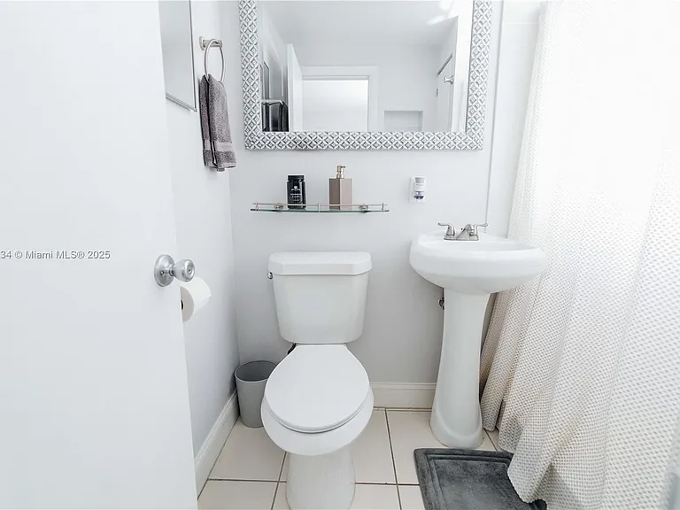 7901 SW 64th Ave #6 — Photo 21