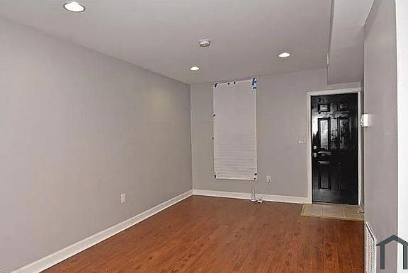 3rd image of 1321 Glyndon Ave
