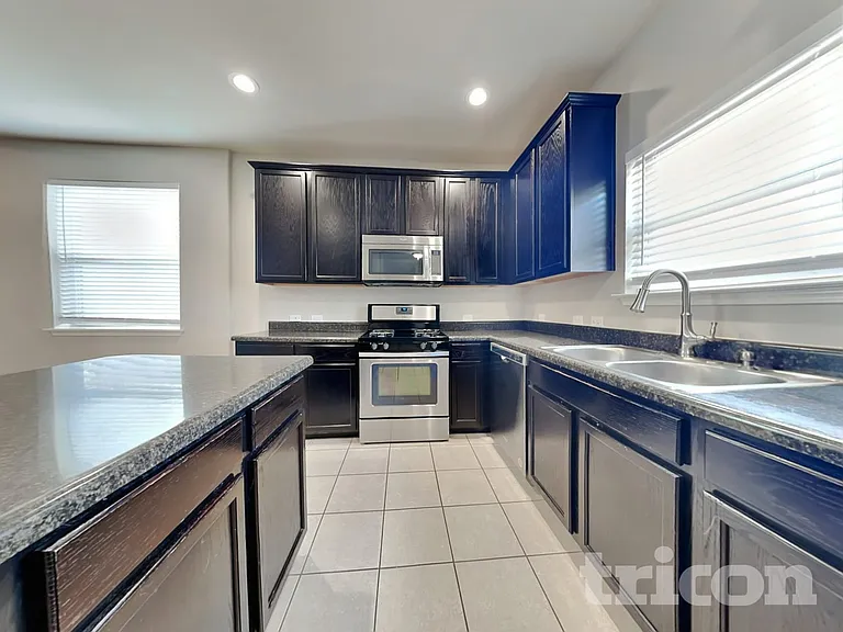 240 Dragon Ridge Rd — Photo 5