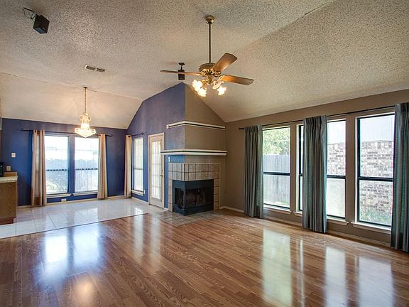 4th image of 1628 Woodhall Way