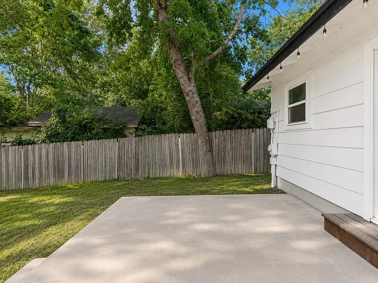 9706 Cottle Dr — Photo 17