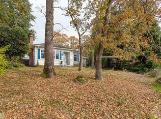 1118 Tolmie Ave, Saanich, BC V8X 2H5