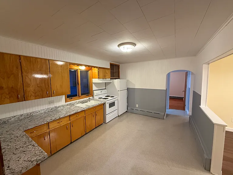 127 Dumont Ave #1 — Photo 5