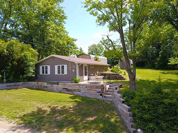 3rd image of 2082 Larrys Dr #2