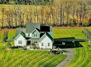 2640 Longridge Dr, Hellertown, PA 18055
