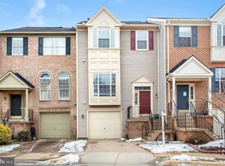 5423 Crystalford Ln, Centreville, VA 20120