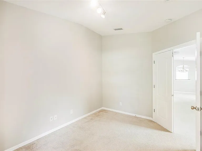 12505 Belcroft Dr — Photo 19