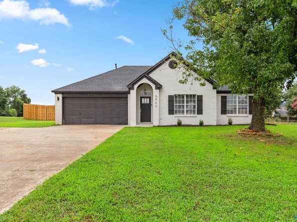 6860 Moores Mill Rd, Huntsville, AL 35811