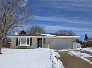 W165N10602 Wagon Trl, Germantown, WI 53022