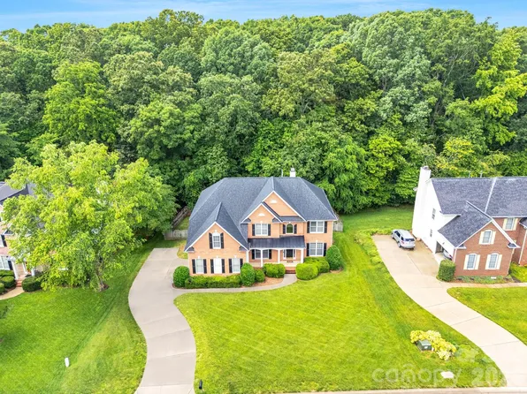 1102 High Brook Dr, Waxhaw, NC 28173