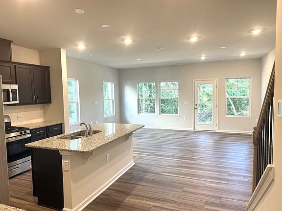 4th image of 269 Peebles Dr