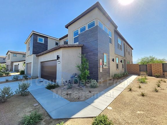 2nd image of 43215 Passagio Lago Way