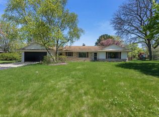 11308 N Valley Dr, Mequon, WI 53092