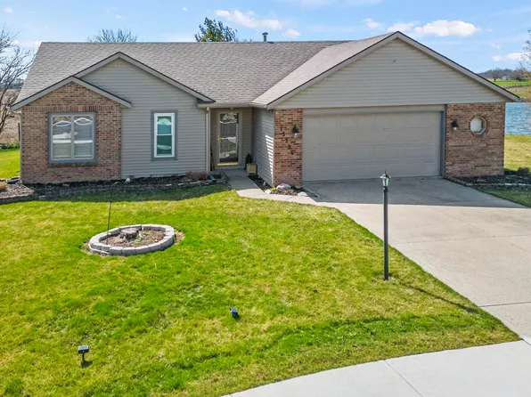 13306 Hoosier St, Grabill, IN 46741