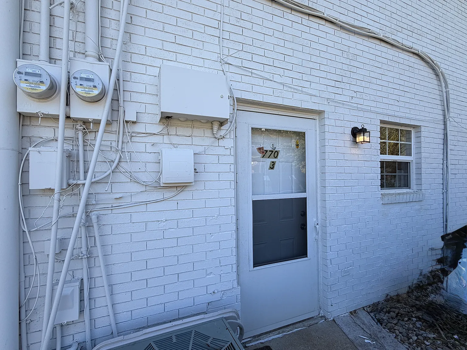 770 Deerfield Ln — Photo 2