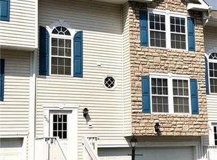 229 Mountain Dr, Carnegie, PA 15106