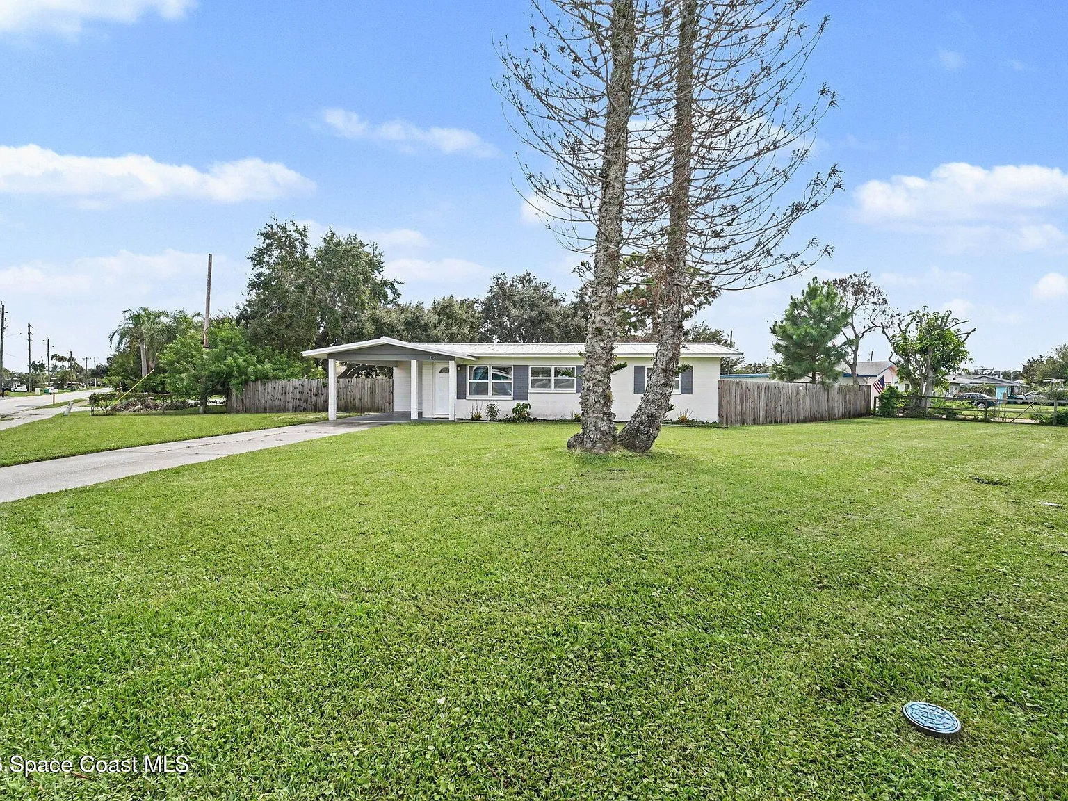 3 bed, 1.5 bath, 936 sqft, $1,800 — Photo 3