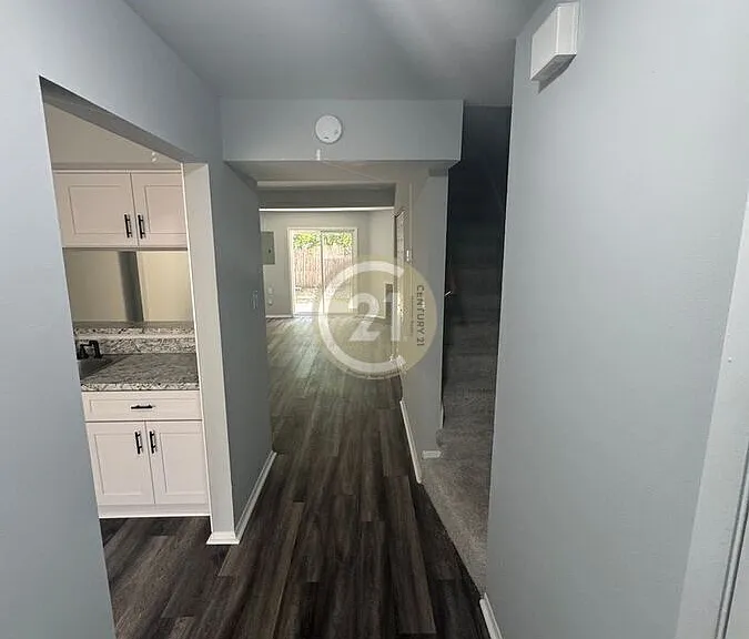 5723 Constance Ct — Photo 2