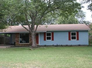 2402 Fernwood St, Pascagoula, MS 39567