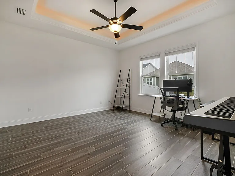 251 Bienville Pl — Photo 10