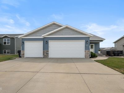 5008 39th Ave NW, Mandan, ND, 58554