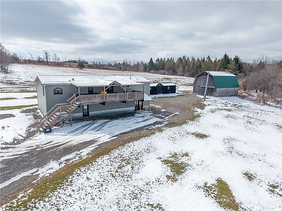 3rd image of 4268 Lake Rd