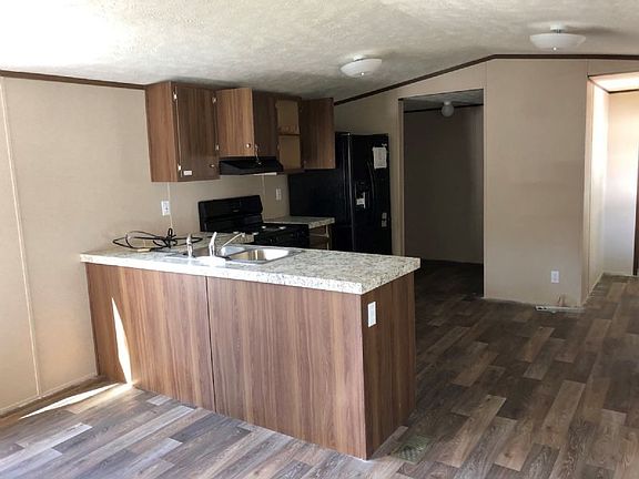 5915 W Deluxe Blvd, Peoria, IL 61604 | Zillow