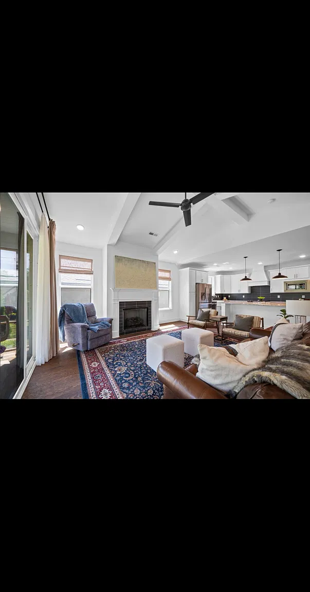 3 bed, 1964 sqft, $2,650 — Photo 2
