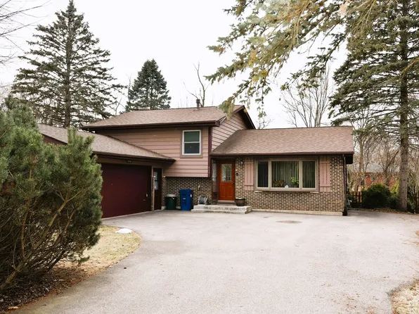 840 Vista Dr W, Algonquin, IL 60102