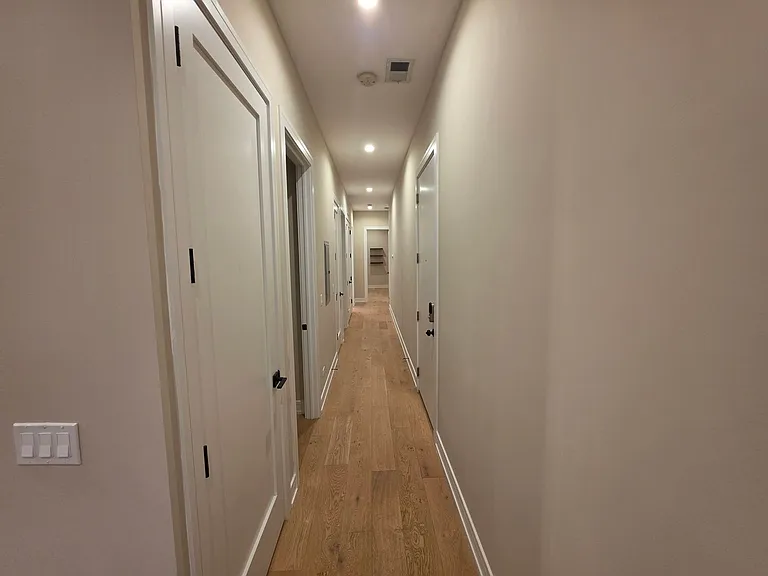 1203 W Augusta Blvd — Photo 9