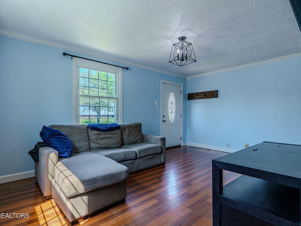 706 Henrietta Dr, Knoxville, TN 37912 | Zillow