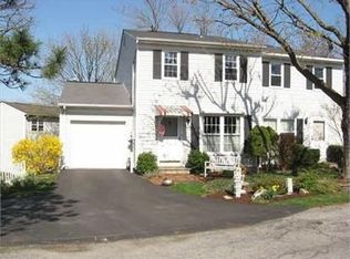 39 Larch Ct, Fishkill, NY 12524